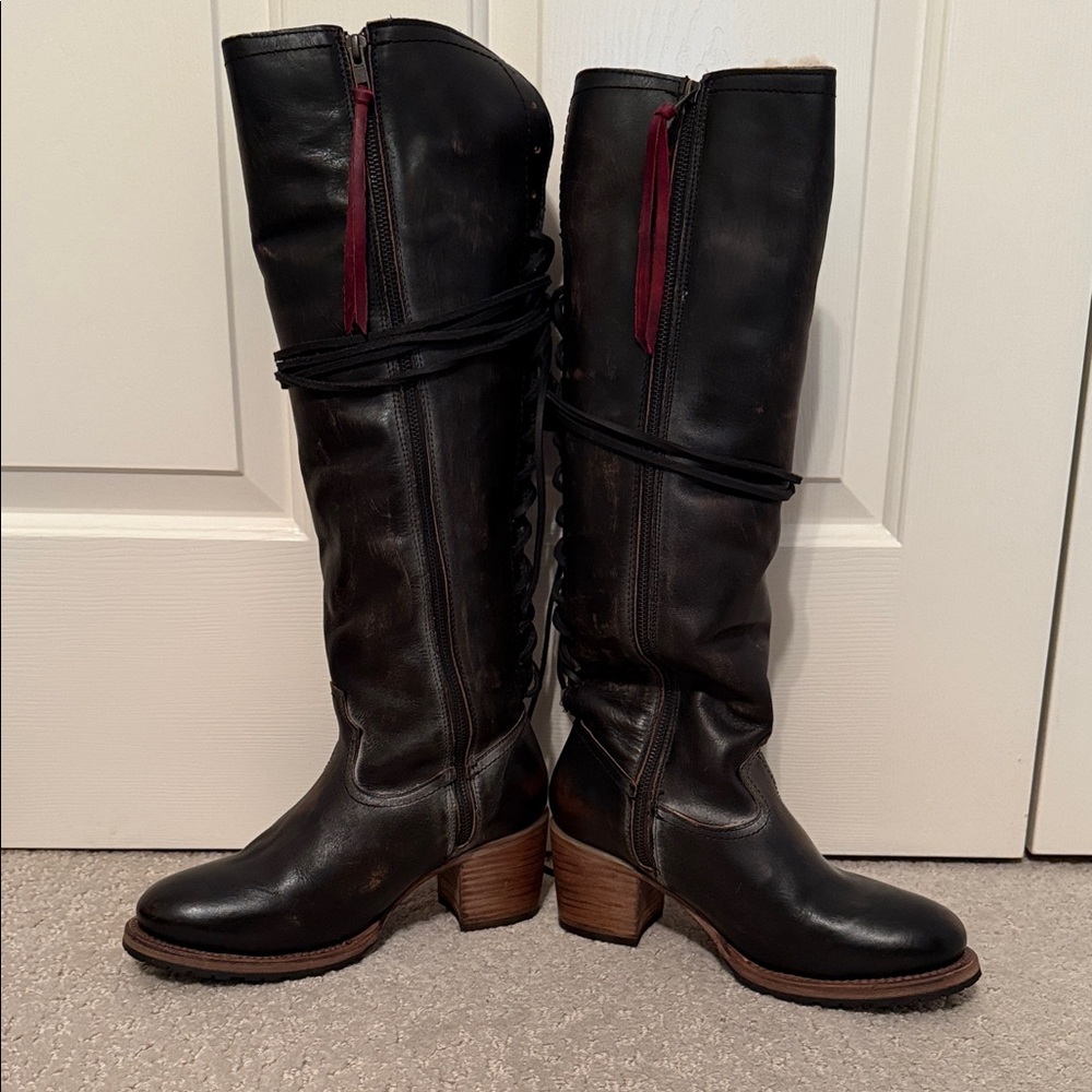 Freebird Iceland Boots in black